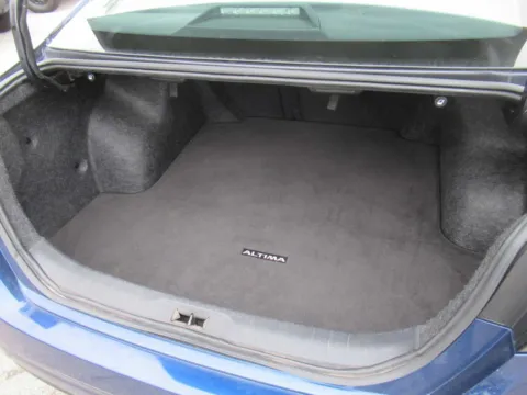 More photos of 2023 Nissan Altima 2.5 SR at Farris Motor Company - Jefferson City, TN