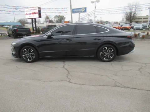 Photos of 2024 Hyundai Sonata SEL for sale in Jefferson City, TN at Farris Motor Company - Jefferson City