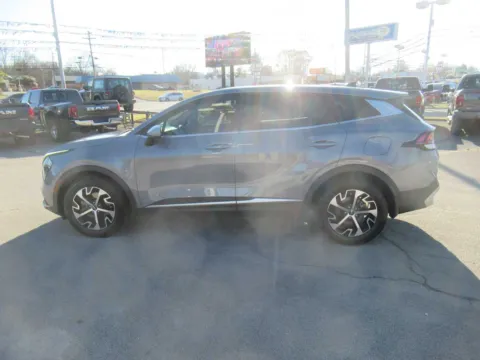 Photos of 2023 Kia Sportage EX for sale in Jefferson City, TN at Farris Motor Company - Jefferson City