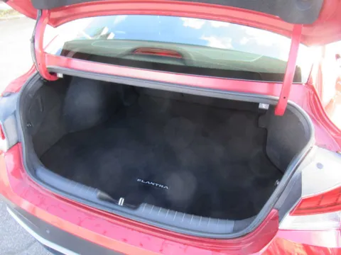 More photos of 2024 Hyundai Elantra Limited at Farris Motor Company - Jefferson City, TN