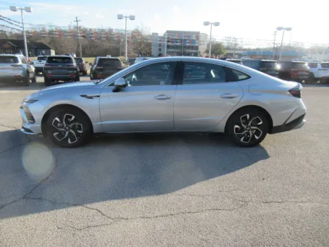 Photos of 2024 Hyundai Sonata SEL for sale in Jefferson City, TN at Farris Motor Company - Jefferson City