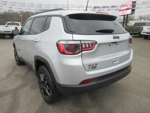 Another view of 2026 Jeep Compass Latitude Altitude for sale in Jefferson City, TN at Farris Motor Company - Jefferson City
