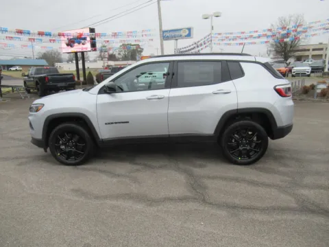Photos of 2026 Jeep Compass Latitude for sale in Jefferson City, TN at Farris Motor Company - Jefferson City