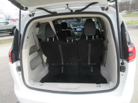 More photos of 2023 Chrysler Pacifica Touring L at Farris Motor Company - Jefferson City, TN