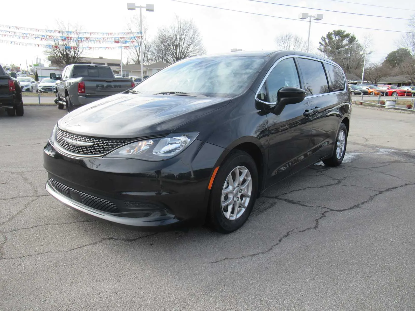 2023 Chrysler Voyager LX for sale in Jefferson City, TN