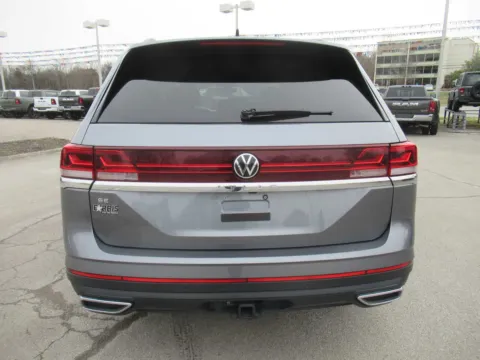 More photos of 2024 Volkswagen Atlas 2.0T SE w/Technology at Farris Motor Company - Jefferson City, TN