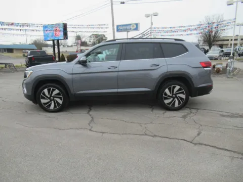 Photos of 2024 Volkswagen Atlas 2.0T SE w/Technology for sale in Jefferson City, TN at Farris Motor Company - Jefferson City