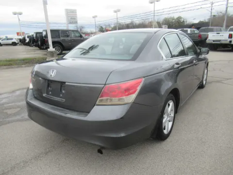 More photos of 2010 Honda Accord LX at Farris Motor Company - Jefferson City, TN