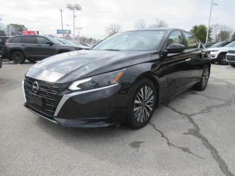 Black 2024 Nissan Altima 2.5 SV for sale in Jefferson City, TN