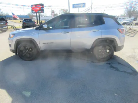 Photos of 2019 Jeep Compass Altitude for sale in Jefferson City, TN at Farris Motor Company - Jefferson City