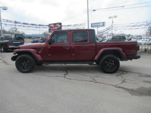 Photos of 2021 Jeep Gladiator Willys for sale in Jefferson City, TN at Farris Motor Company - Jefferson City