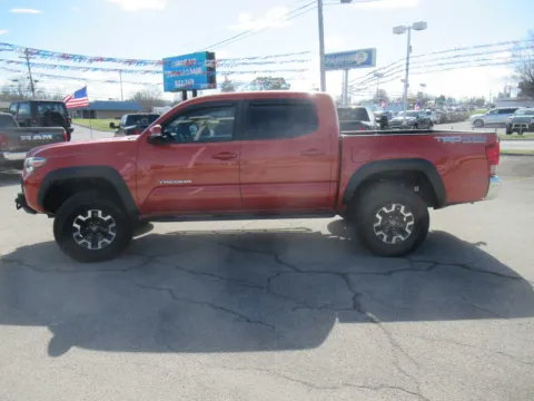 Photos of 2017 Toyota Tacoma TRD Off Road for sale in Jefferson City, TN at Farris Motor Company - Jefferson City