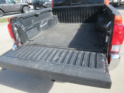 More photos of 2017 Toyota Tacoma TRD Off Road at Farris Motor Company - Jefferson City, TN