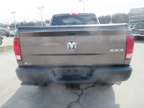 More photos of 2018 Ram 2500 Tradesman at Farris Motor Company - Jefferson City, TN