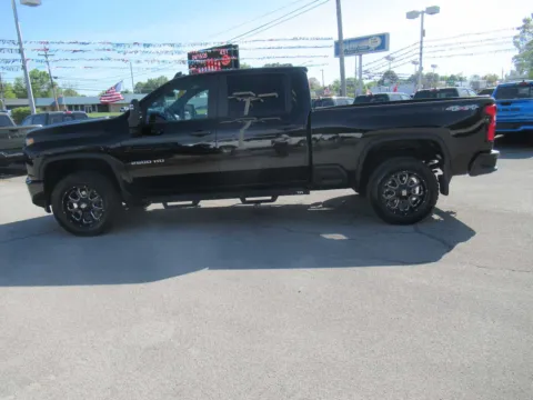 Photos of 2021 Chevrolet Silverado 2500HD Custom for sale in Jefferson City, TN at Farris Motor Company - Jefferson City