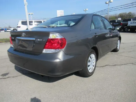 More photos of 2006 Toyota Camry LE at Farris Motor Company - Jefferson City, TN