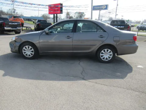 Photos of 2006 Toyota Camry LE for sale in Jefferson City, TN at Farris Motor Company - Jefferson City