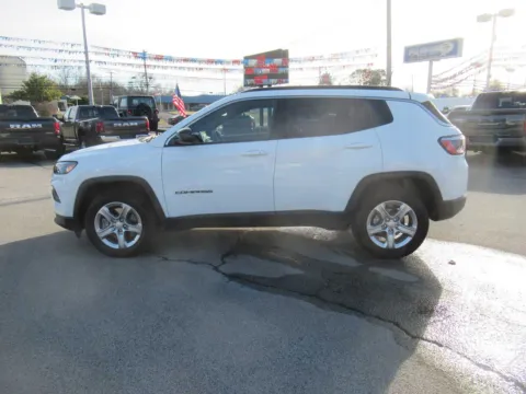 Photos of 2024 Jeep Compass Latitude for sale in Jefferson City, TN at Farris Motor Company - Jefferson City