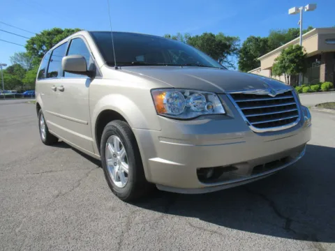 Brown 2008 Chrysler Town & Country Touring for sale in Jefferson City, TN