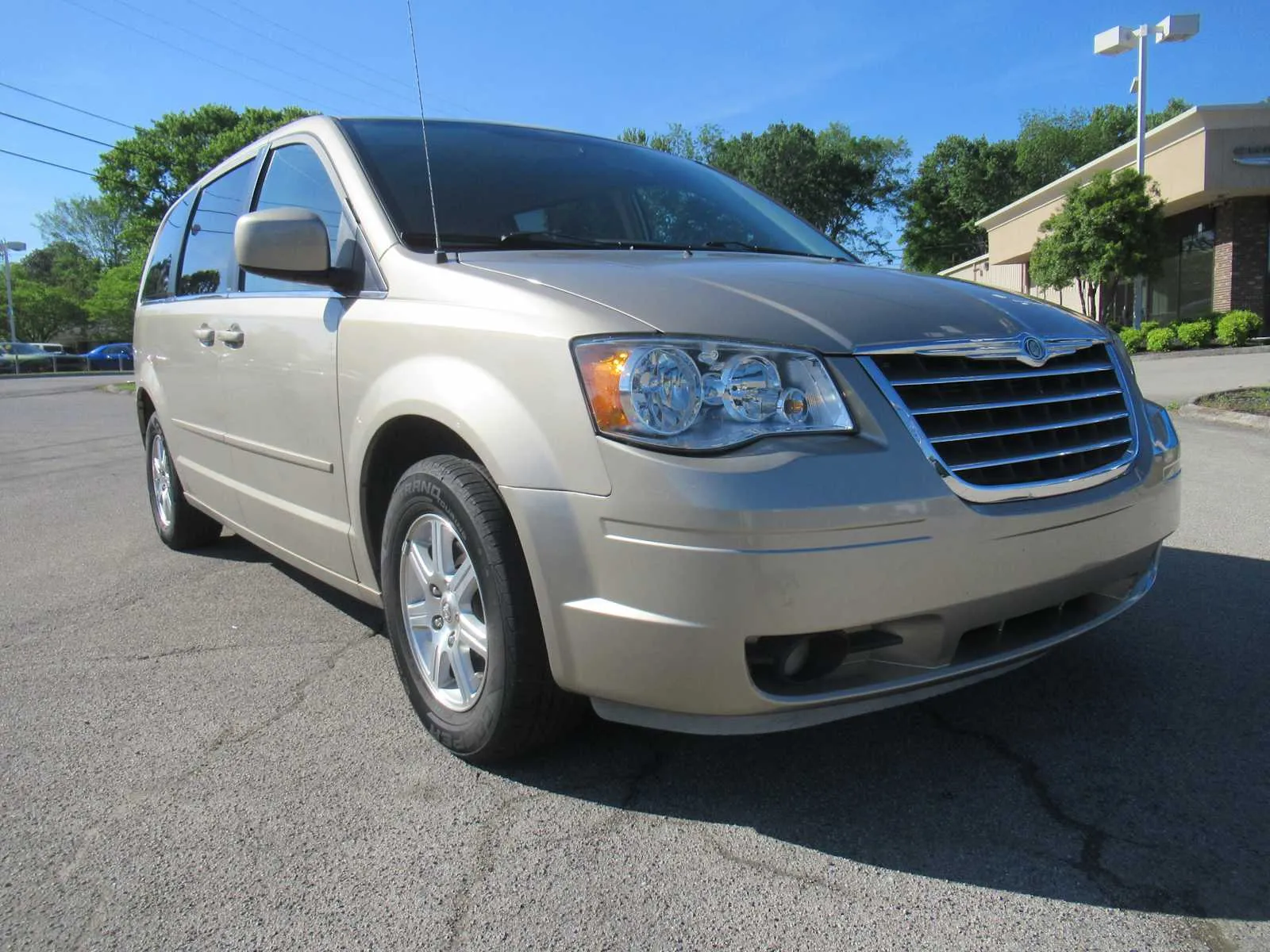 Used 2008 Chrysler Town & Country Touring with VIN 2A8HR54P48R767129 for sale in Jefferson City, TN
