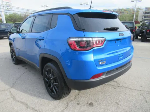 Another view of 2026 Jeep Compass Latitude Altitude for sale in Jefferson City, TN at Farris Motor Company - Jefferson City