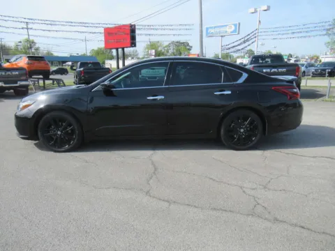 Photos of 2017 Nissan Altima 2.5 SR for sale in Jefferson City, TN at Farris Motor Company - Jefferson City