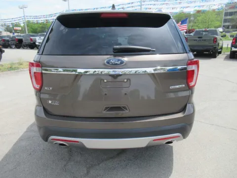 More photos of 2016 Ford Explorer XLT at Farris Motor Company - Jefferson City, TN