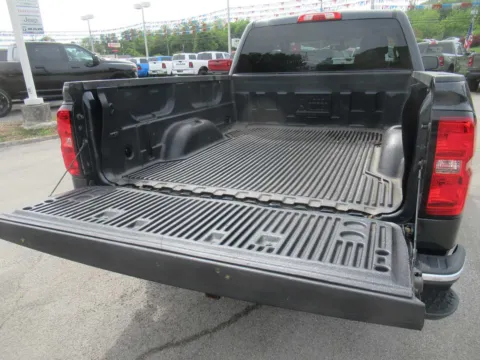 More photos of 2017 Chevrolet Silverado 1500 LT at Farris Motor Company - Jefferson City, TN