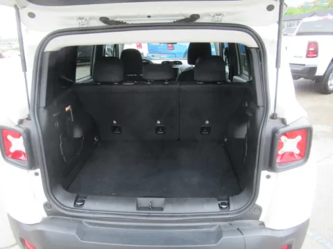 More photos of 2023 Jeep Renegade Latitude at Farris Motor Company - Jefferson City, TN