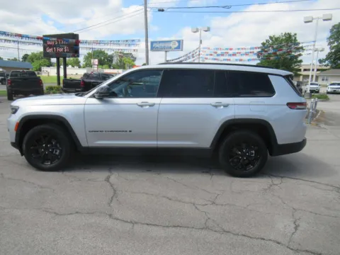Photos of 2024 Jeep Grand Cherokee L Altitude for sale in Jefferson City, TN at Farris Motor Company - Jefferson City