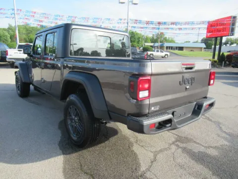 Another view of 2026 Jeep Gladiator Sport for sale in Jefferson City, TN at Farris Motor Company - Jefferson City