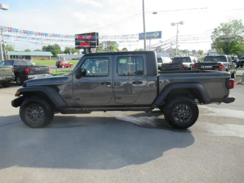 Photos of 2026 Jeep Gladiator Sport for sale in Jefferson City, TN at Farris Motor Company - Jefferson City