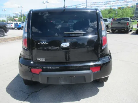 More photos of 2010 Kia Soul + at Farris Motor Company - Jefferson City, TN