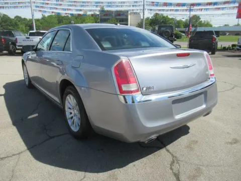 More photos of 2013 Chrysler 300 at Farris Motor Company - Jefferson City, TN