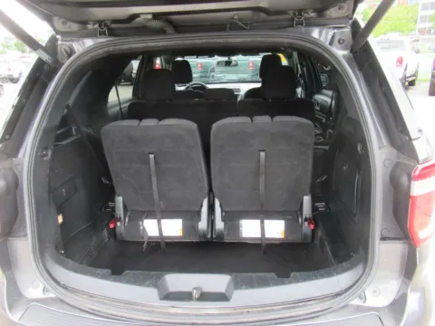 More photos of 2019 Ford Explorer XLT at Farris Motor Company - Jefferson City, TN