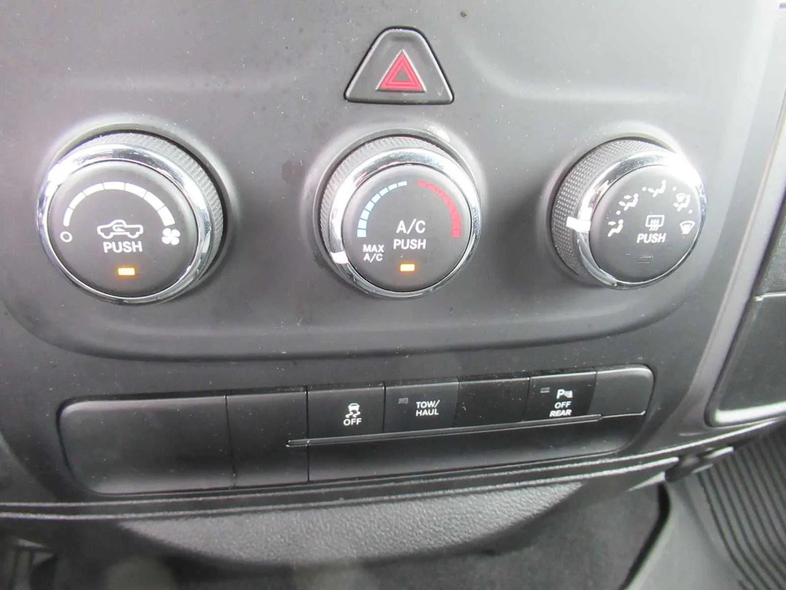 2024 RAM Ram 1500 Classic Warlock - Photo 33