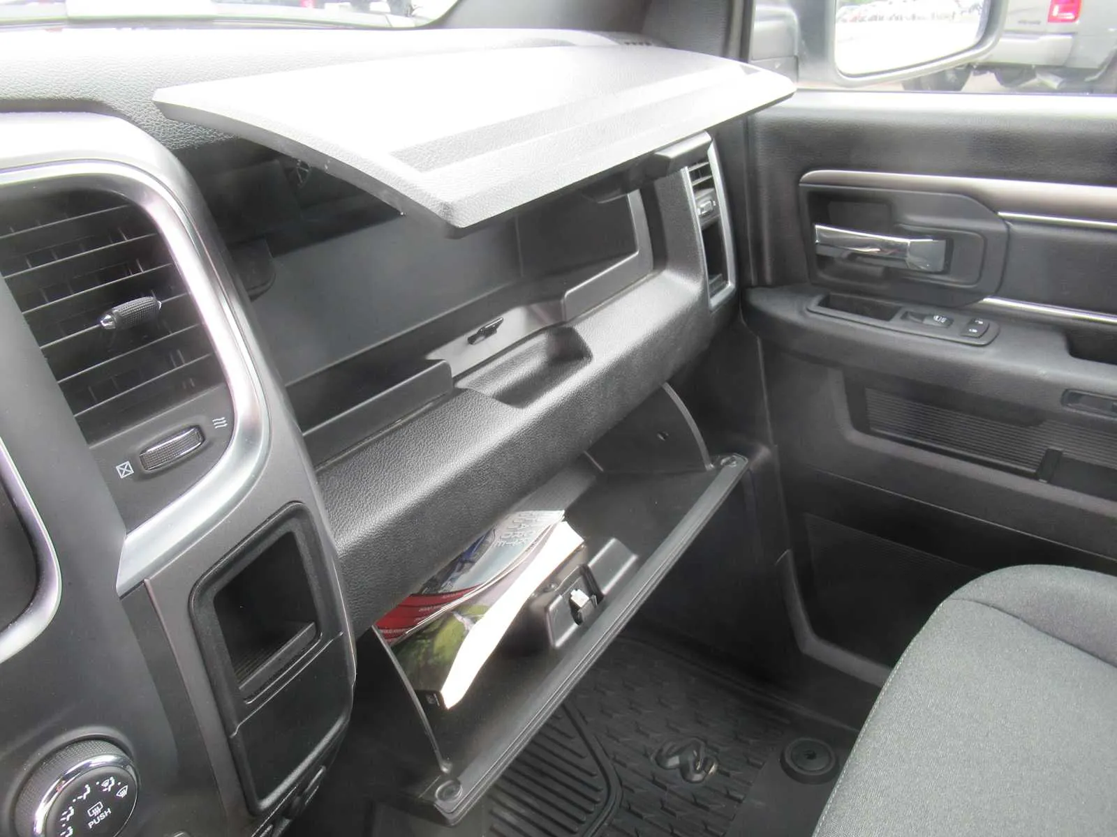 2024 RAM Ram 1500 Classic Warlock - Photo 35