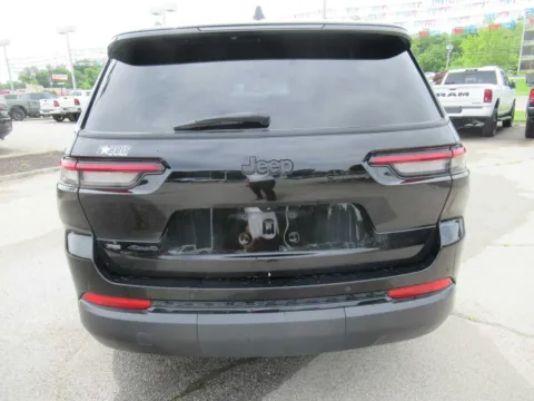 More photos of 2021 Jeep Grand Cherokee L Altitude at Farris Motor Company - Jefferson City, TN