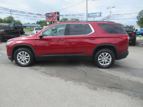 Photos of 2020 Chevrolet Traverse LT Cloth for sale in Jefferson City, TN at Farris Motor Company - Jefferson City