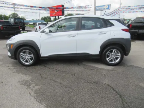 Photos of 2021 Hyundai Kona SE for sale in Jefferson City, TN at Farris Motor Company - Jefferson City