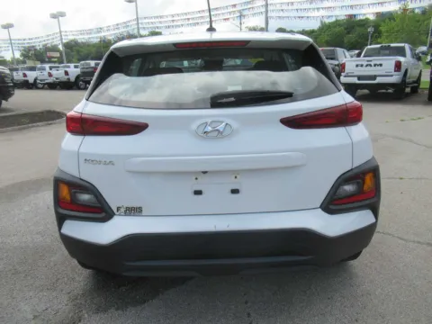 More photos of 2021 Hyundai Kona SE at Farris Motor Company - Jefferson City, TN