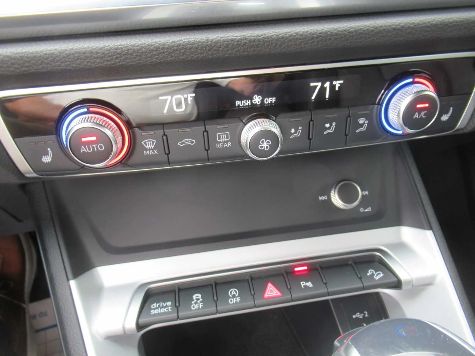 2025 Audi Q3 S Line Premium - Photo 34