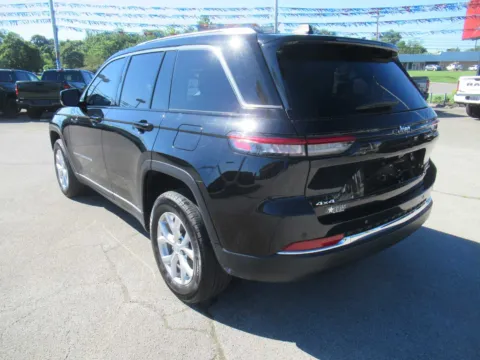 Another view of 2023 Jeep Grand Cherokee Limited for sale in Jefferson City, TN at Farris Motor Company - Jefferson City