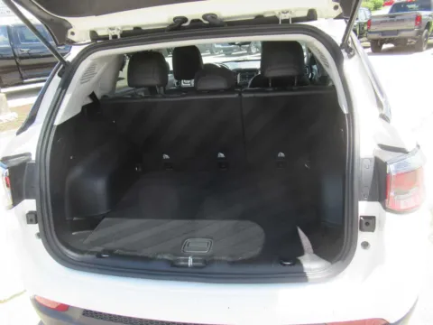 More photos of 2021 Jeep Compass Altitude at Farris Motor Company - Jefferson City, TN