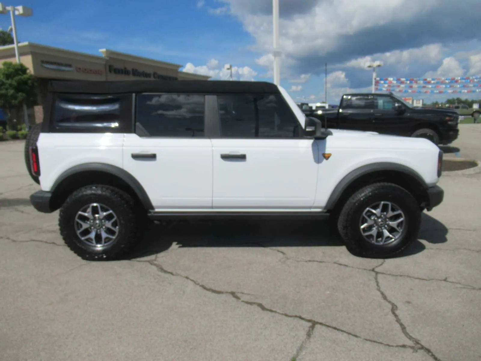 2023 Ford Bronco 4-Door Badlands - Photo 8