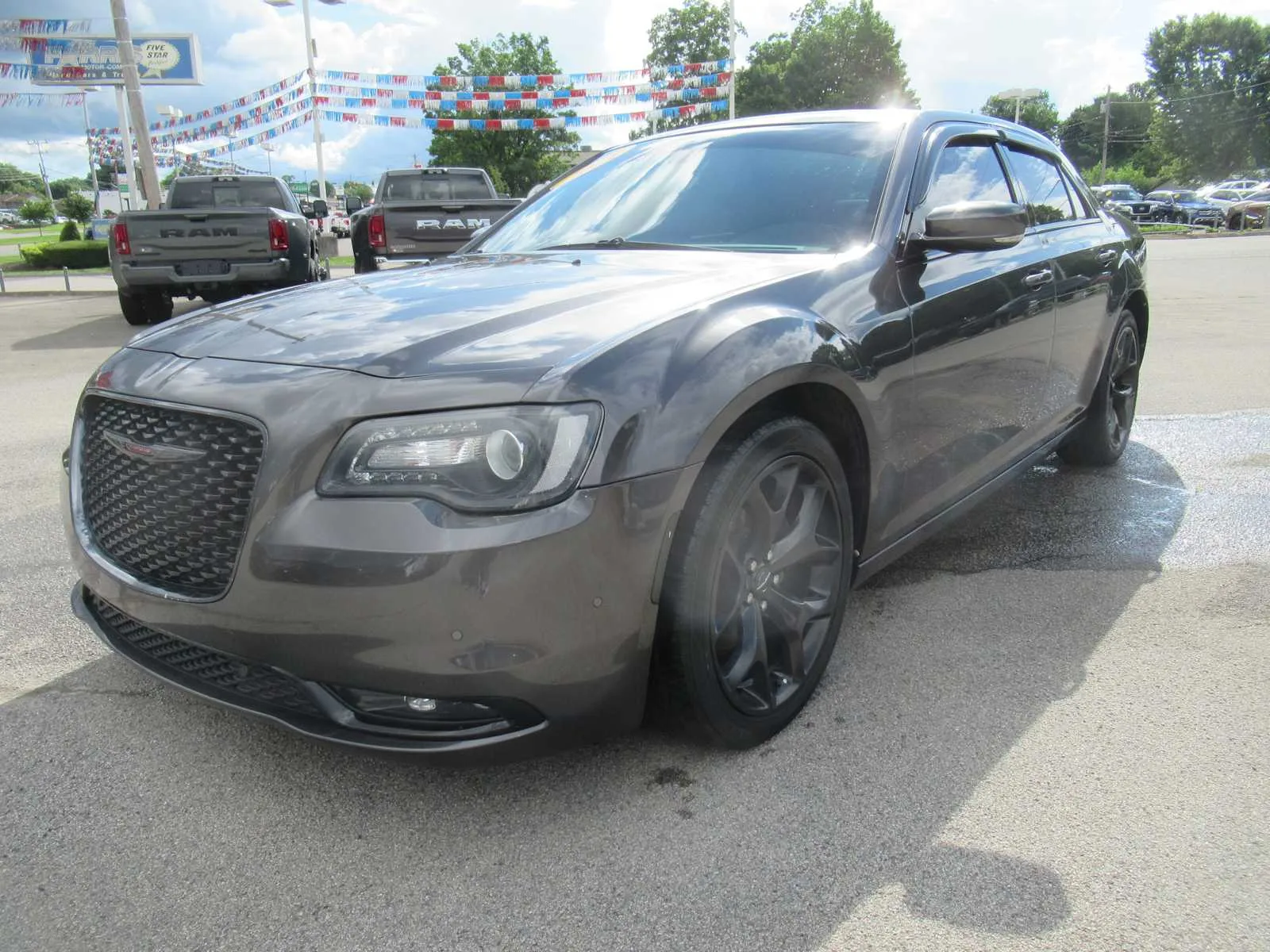 2021 Chrysler 300 S's photo