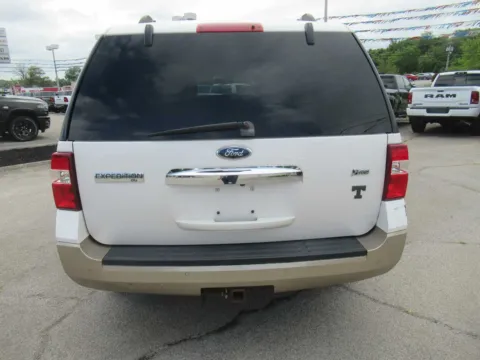 More photos of 2011 Ford Expedition XLT at Farris Motor Company - Jefferson City, TN