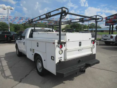 More photos of 2016 Ford Super Duty F-350 SRW Pickup XL at Farris Motor Company - Jefferson City, TN