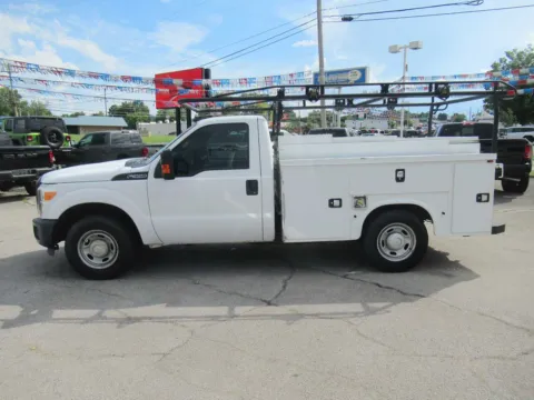 Photos of 2016 Ford Super Duty F-350 SRW Pickup XL for sale in Jefferson City, TN at Farris Motor Company - Jefferson City