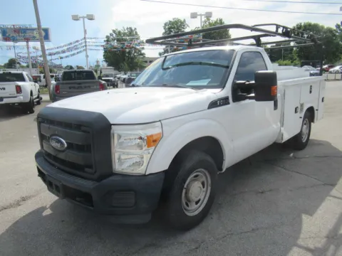 White 2016 Ford Super Duty F-350 SRW Pickup XL for sale in Jefferson City, TN